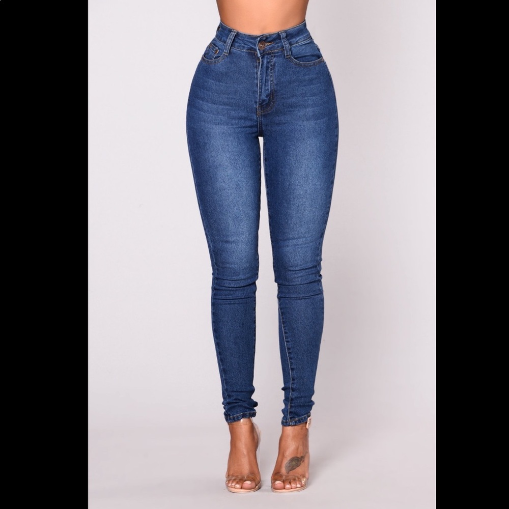 FashionNova Skinny blue jeans - Picture 1 of 4